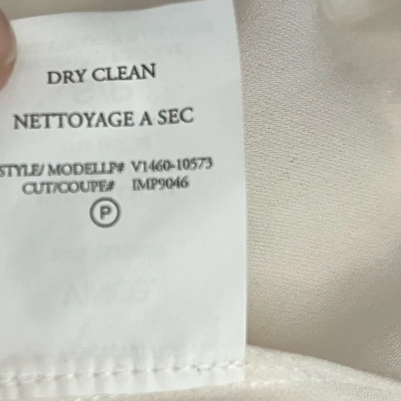 Vince Blouse White Silk Short Sleeve Split Neck Popover Blouse Sz S GUC - Picture 11 of 11